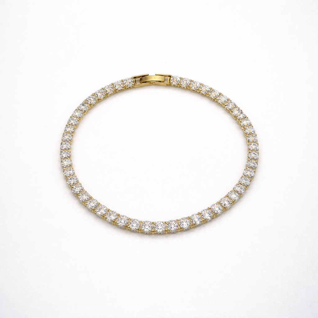 Elegant diamond tennis bracelet arrangement