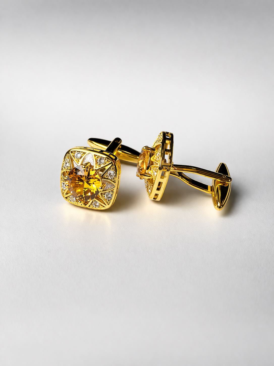 Elegant gold earring with citrine gemstone